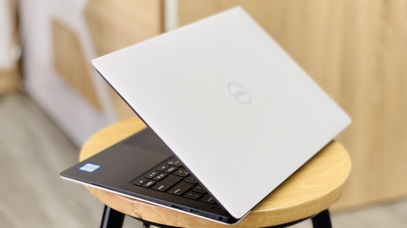 Laptop Dell XPS 7590