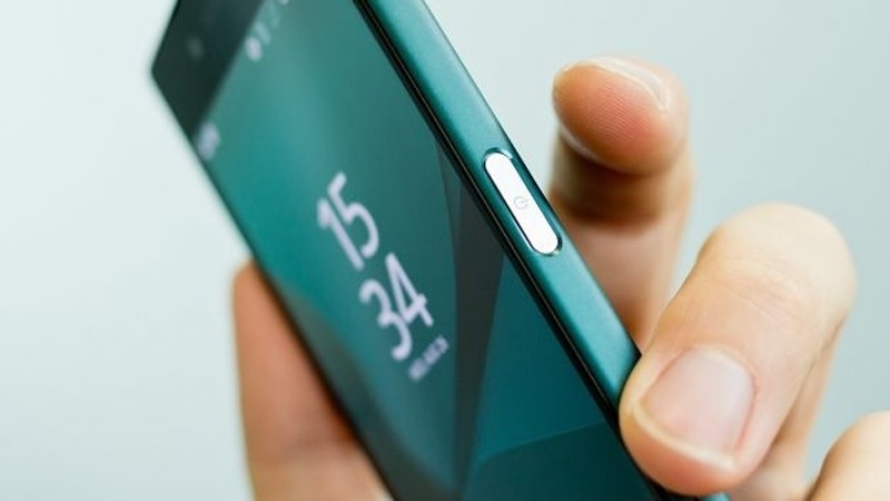 Nút nguồn bị kẹt