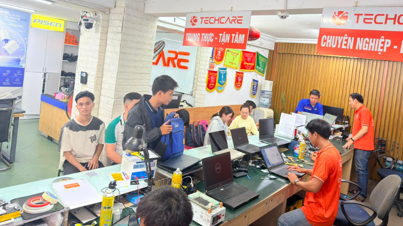Đội Ngũ Kỹ Thuật TechCare