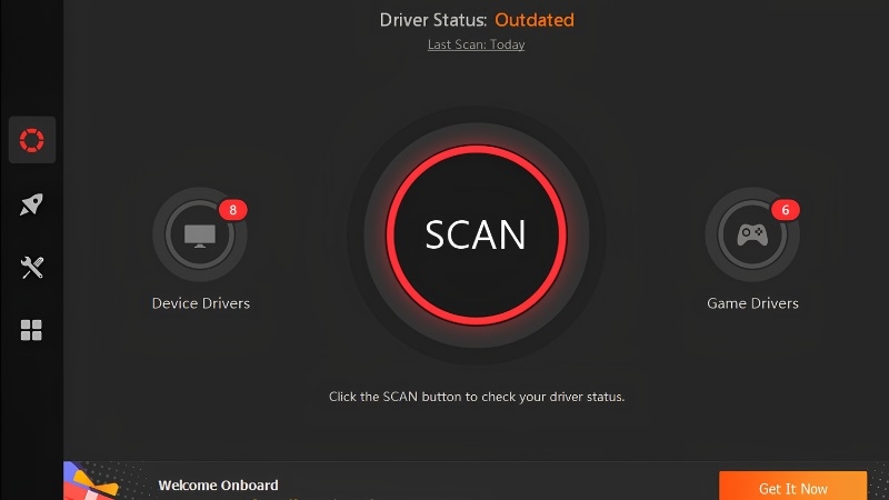 Driver Booster đang quét driver trên laptop Driver Booster đang quét driver trên laptop