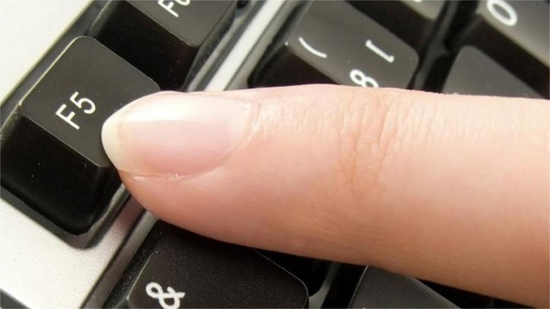 Nhấn phím F5 tải lại trang web