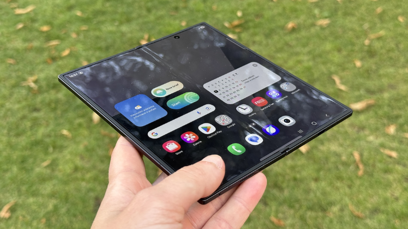Galaxy Z Fold8 Smartphone Đầu Tiên Ứng Dụng Công Nghệ Mới