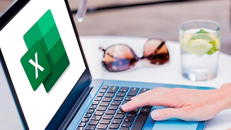 Giao diện Excel với vài ô đã điền số ngẫu nhiên, có mũi tên chỉ vào thanh công thức Giao diện Excel với vài ô đã điền số ngẫu nhiên, có mũi tên chỉ vào thanh công thức