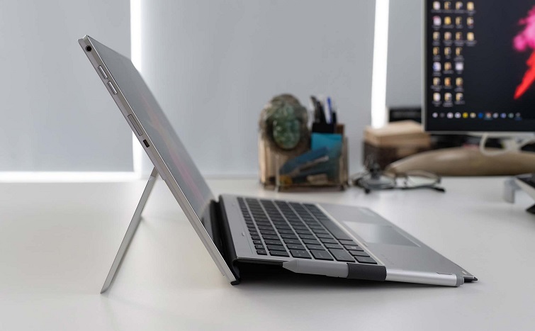 Chiếc máy sở hữu một vẻ ngoài thiết kế sang trọng