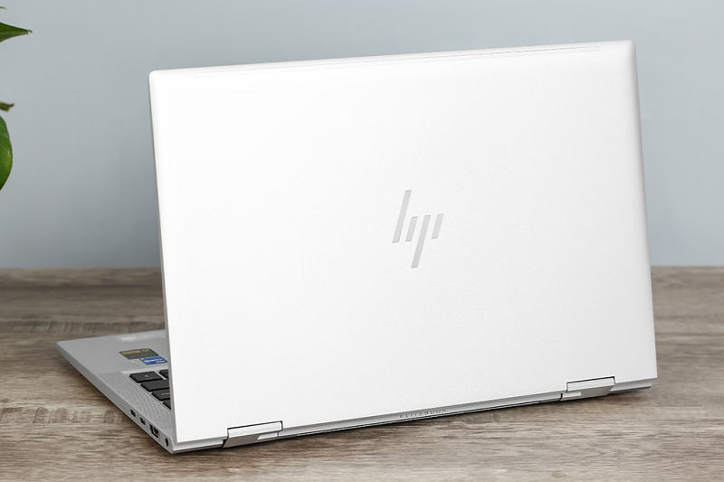 hp-elitebook-830-g8