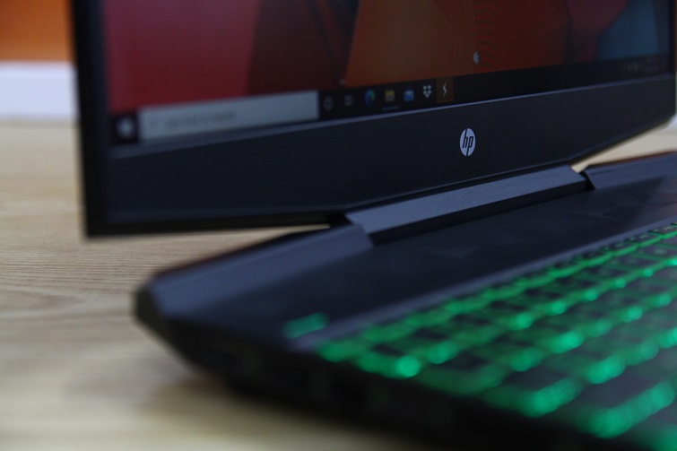 Âm thanh phát ra tương đối to và rõ, nó cũng rất có chiều sâu nhờ âm bass tương đối uy lực.