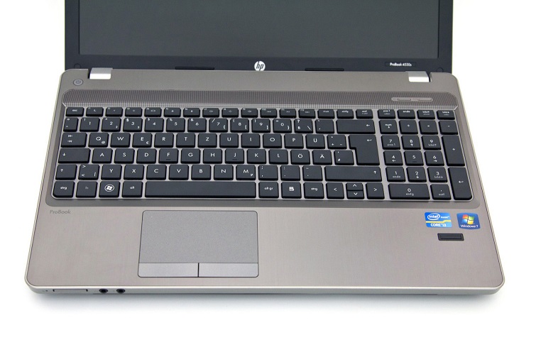 Bàn phím và Touchpad dễ sử dụng, thuận lợi khi làm việc