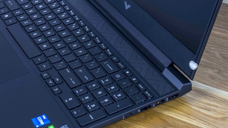 HP Victus Gaming 15-fa0033dx