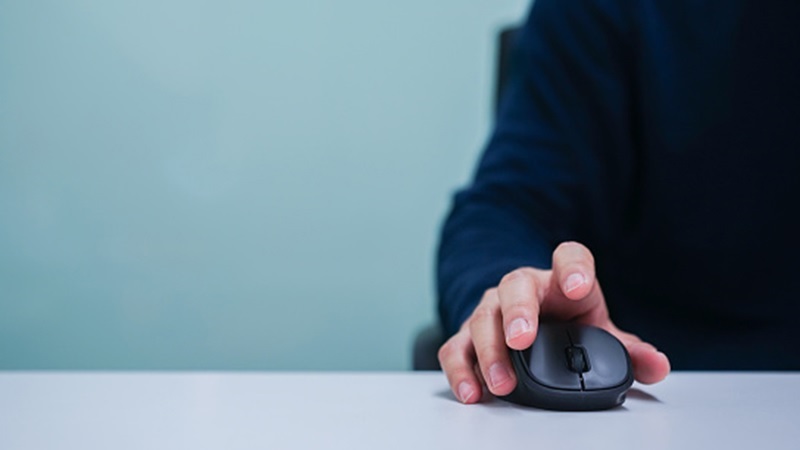 Auto Click không chiếm chuột là gì?