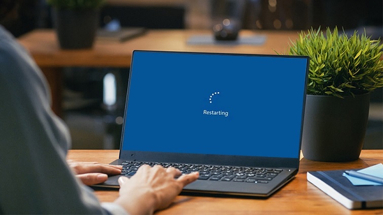 Khởi động lại máy tính