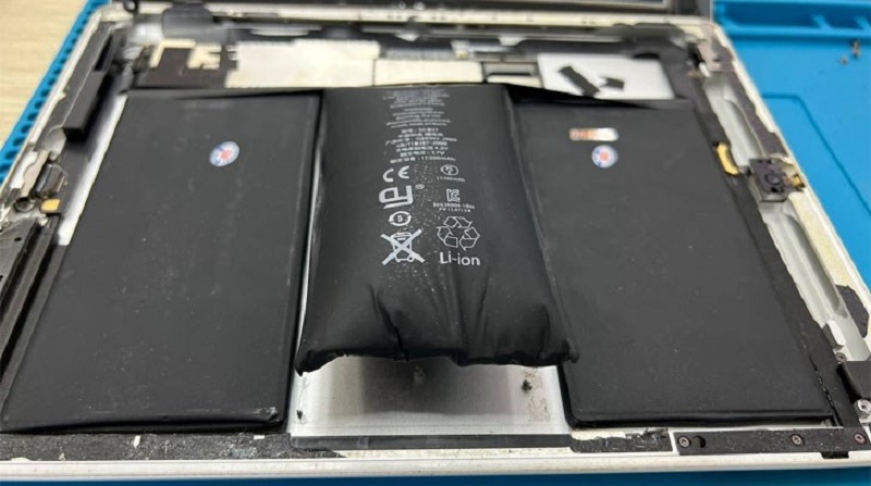 Nguyên nhân khiến iPad bị cong là gì?