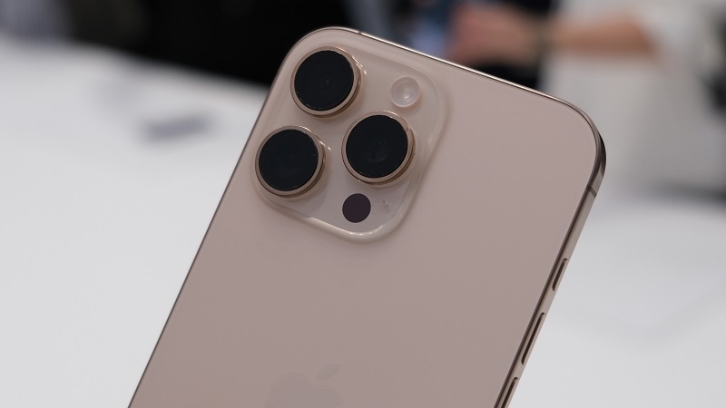 iPhone 16 Pro iPhone 16 Pro