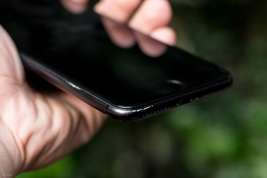 iPhone 7 bị trầy viền và cách khắc phục