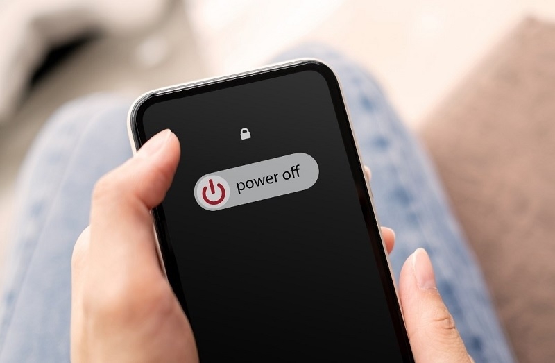 Khởi động lại iPhone