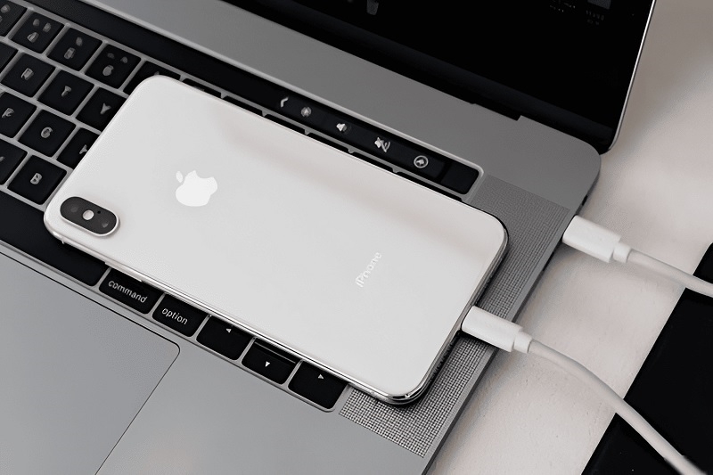 Kết nối iPhone với máy tính bằng dây cáp USB loại nào?
