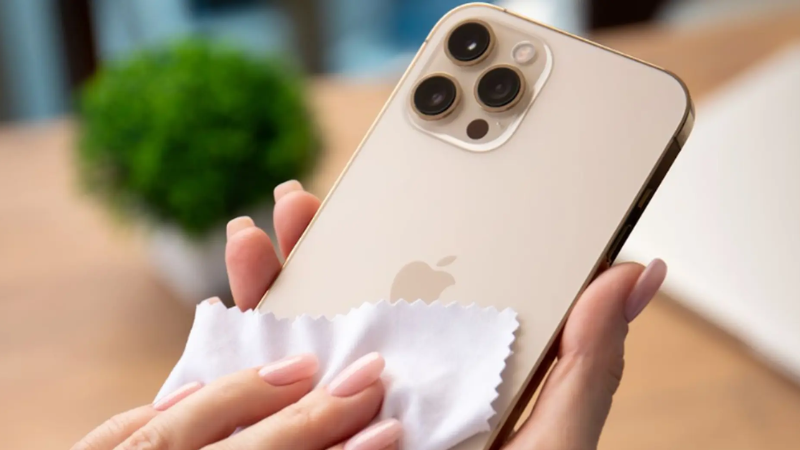 Kiểm Tra Nhanh Trước Khi Vệ Sinh iPhone