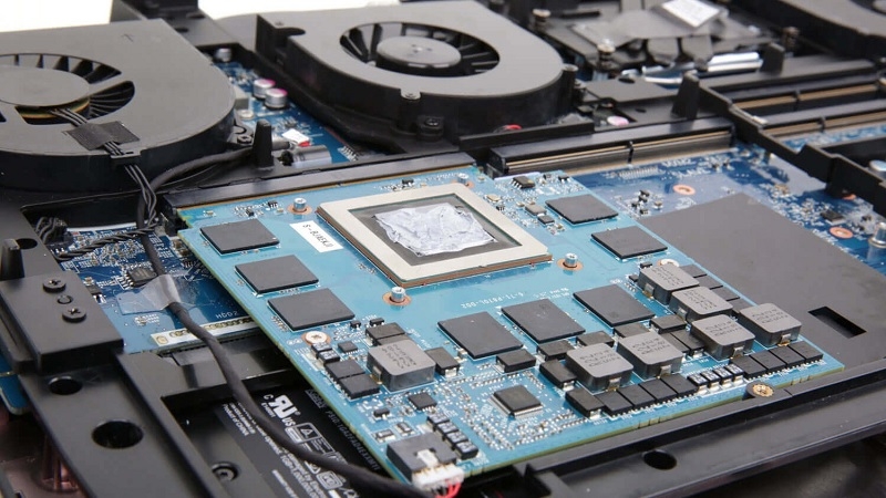 Có nên lắp card rời cho laptop không?
