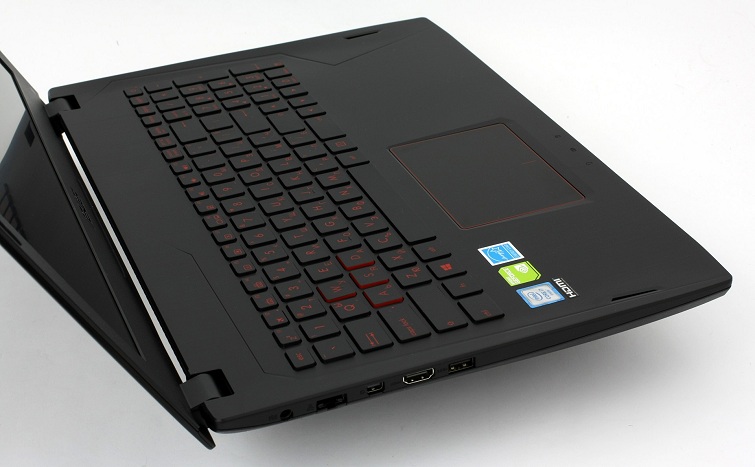 Cạnh trái của máy