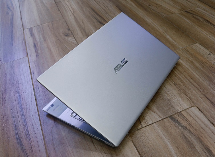 Asus S330FN EY037T