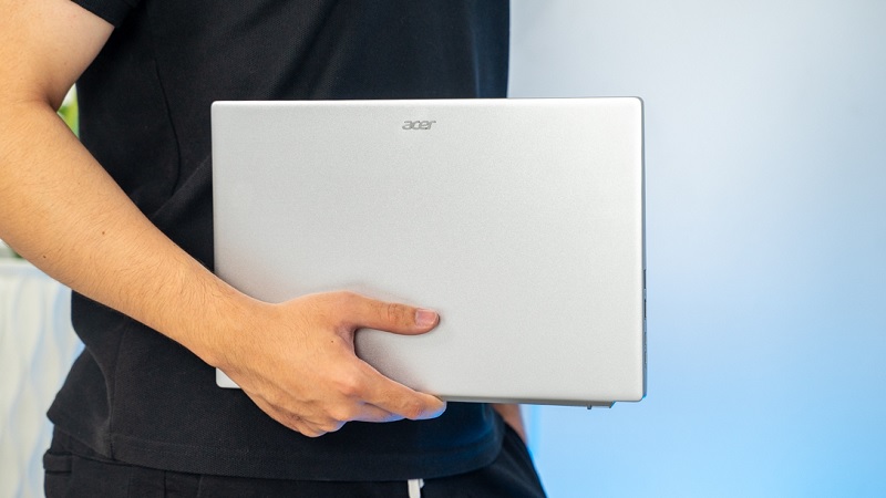 Sinh viên sư phạm cần gì ở một chiếc laptop?