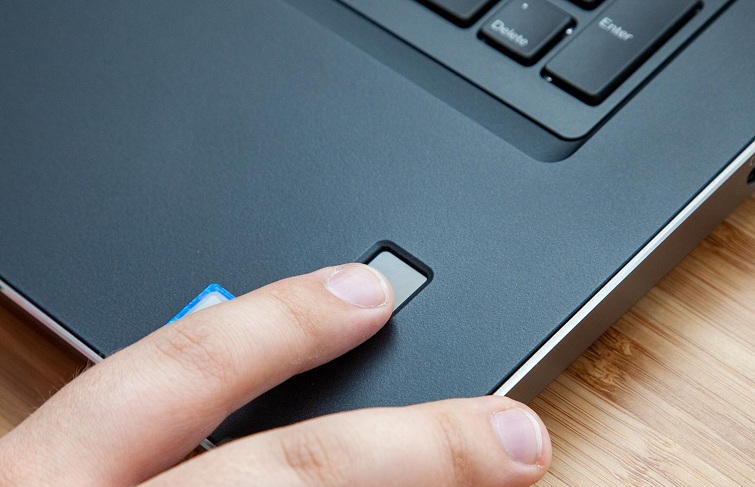 Máy có 1 cảm biến dấu vân tay FIPS