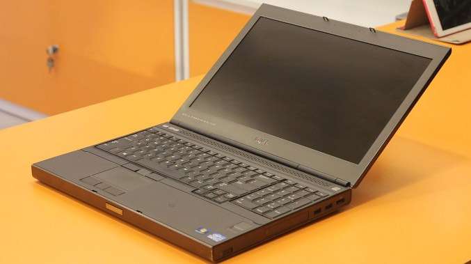laptop dell m4700 core i7 man hinh15.6inch