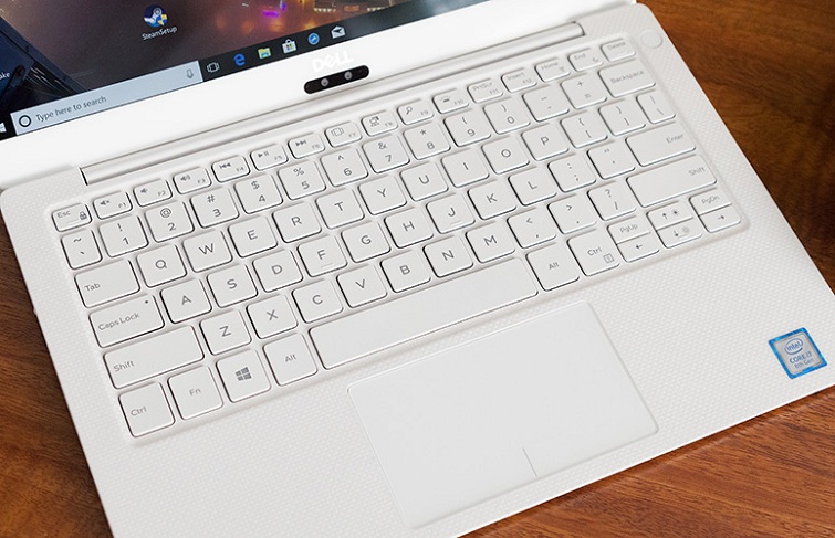 Touchpad không nút với kích cỡ là (4,1 x 2,4) inch