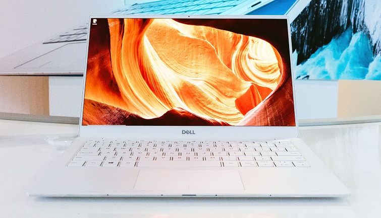 Dell XPS 13 9380 cũng trang bị màn hình chống chói với tấm nền