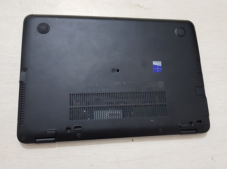Với quả pin 3 cell nhưng nhờ CPU khá mát mẻ và tiết kiệm