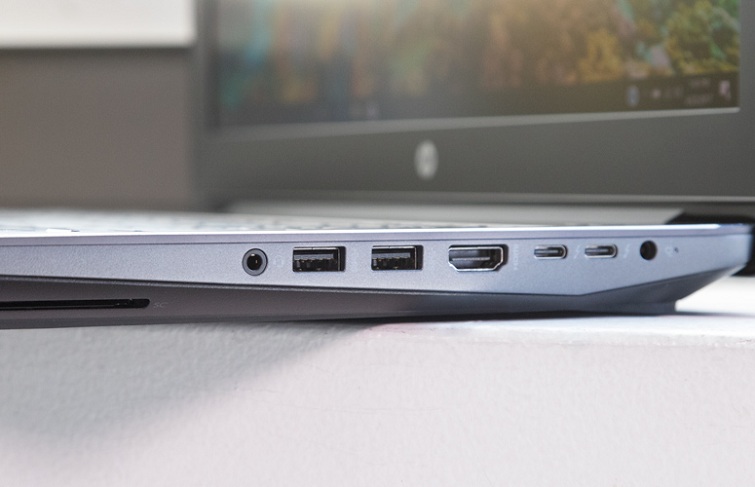 Cạnh phải của Hp Zbook 15 G4