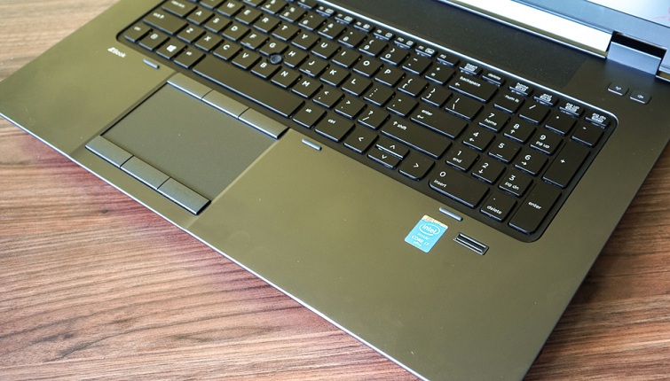 Chiếu nghỉ của Zbook 17 G1 có kích thước lớn
