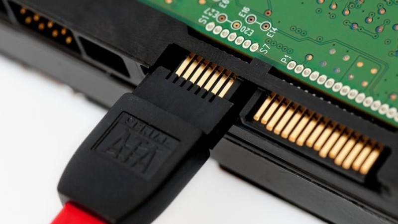 Thay cáp SATA hoặc kiểm tra bằng ổ cứng/cổng khác Thay cáp SATA hoặc kiểm tra bằng ổ cứng/cổng khác