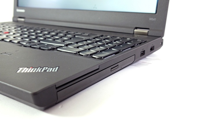 Cạnh phải của Thinkpad W541