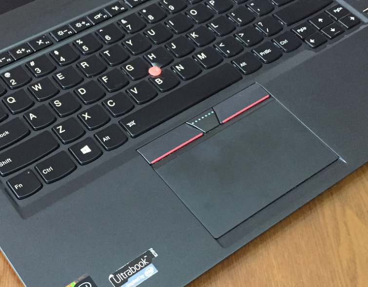 Hai phím chuột trái/ phải và nút cuộn trang