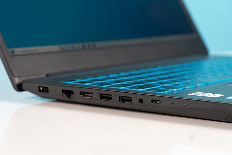 Cạnh trái của máy