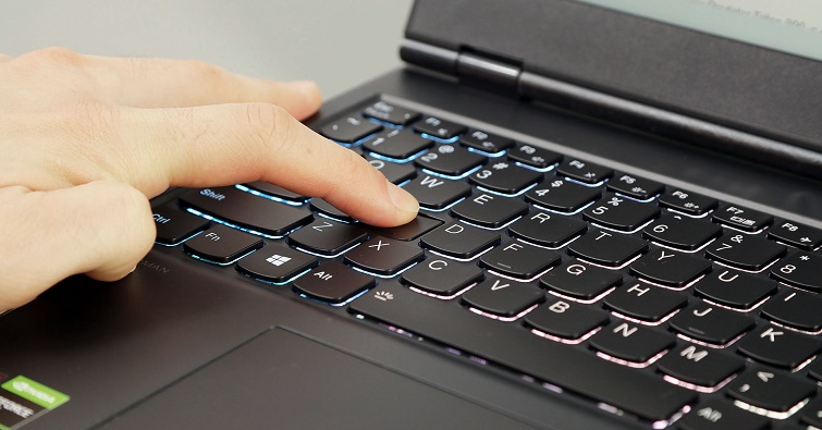 Lenovo Legion 5 R7000 2020 trang bị bàn phím TrueStrike
