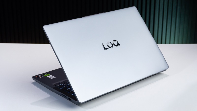 Lenovo LOQ Essential 15ARP10E - Laptop Gaming Tầm Trung Cấu Hình Mạnh Mẽ