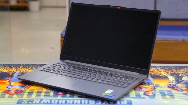 Laptop Lenovo LOQ Essential 15IAX9E