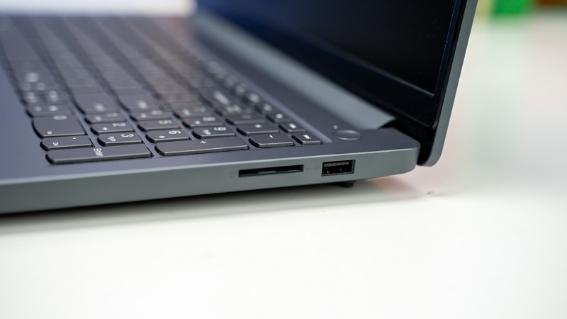 Lenovo LOQ Essential 15IAX9E 83LK0079VN - Laptop Gaming Tầm Trung Đáng Giá Cho Game Thủ Lenovo LOQ Essential 15IAX9E 83LK0079VN - Laptop Gaming Tầm Trung Đáng Giá Cho Game Thủ