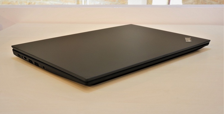 Thiết kế tinh tế, sang trọng