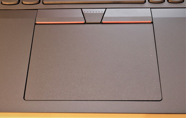 Touchpad rộng, mượt