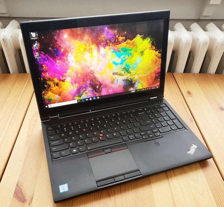 Bảng điều khiển đặc biệt khá sống động