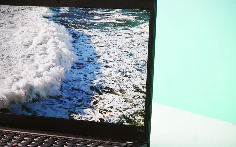 Chất lượng màu sắc hiển thị rất tốt trong mọi góc độ nhìn