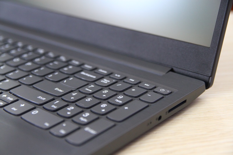 lenovo-v15-igl-82c30080vn