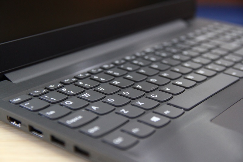 lenovo-v15-igl-82c30080vn