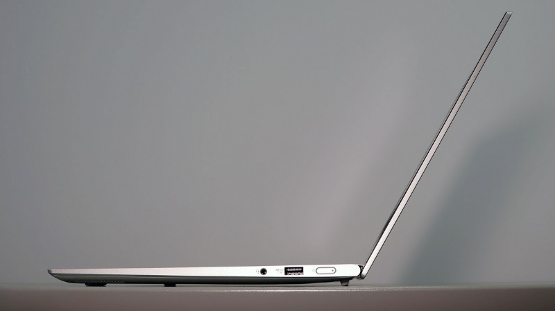 Laptop Lenovo Yoga Slim 7 Pro 14ACH5 82NK003HVN Laptop Lenovo Yoga Slim 7 Pro 14ACH5 82NK003HVN