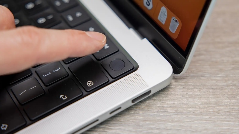 Tắt laptop hoàn toàn