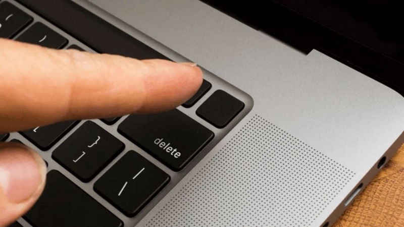 Vị trí nút nguồn trên MacBook và thao tác khởi động lại