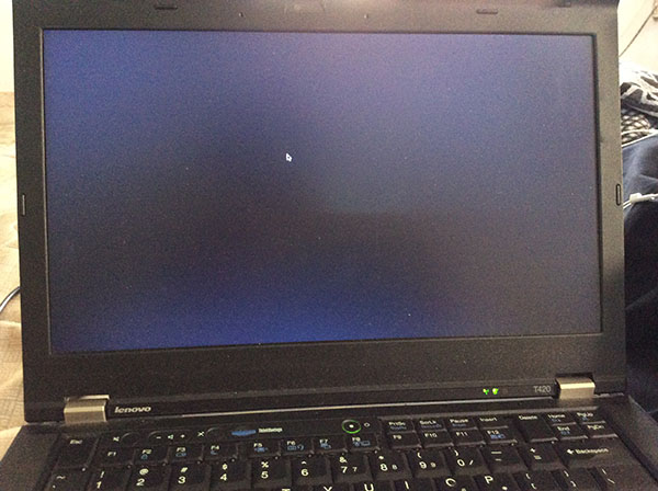 Màn hình laptop bổng đen thui