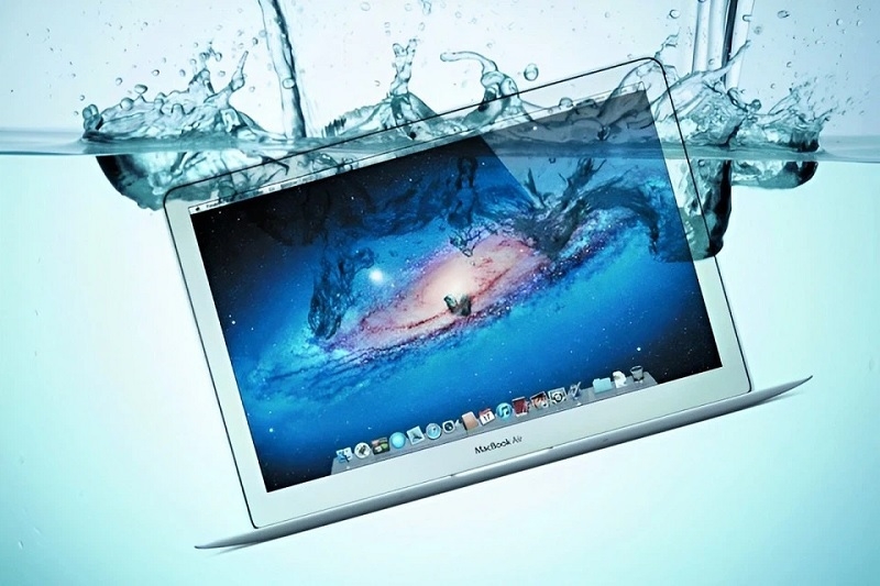 Màn hình máy tính bị vào nước